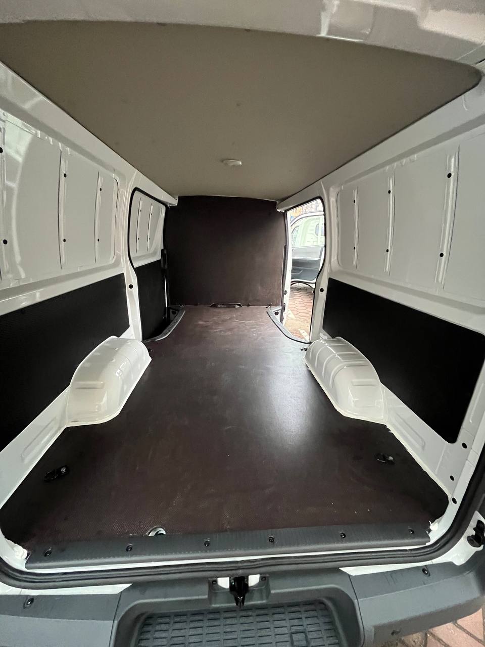 Переоборудование грузового микроавтобуса