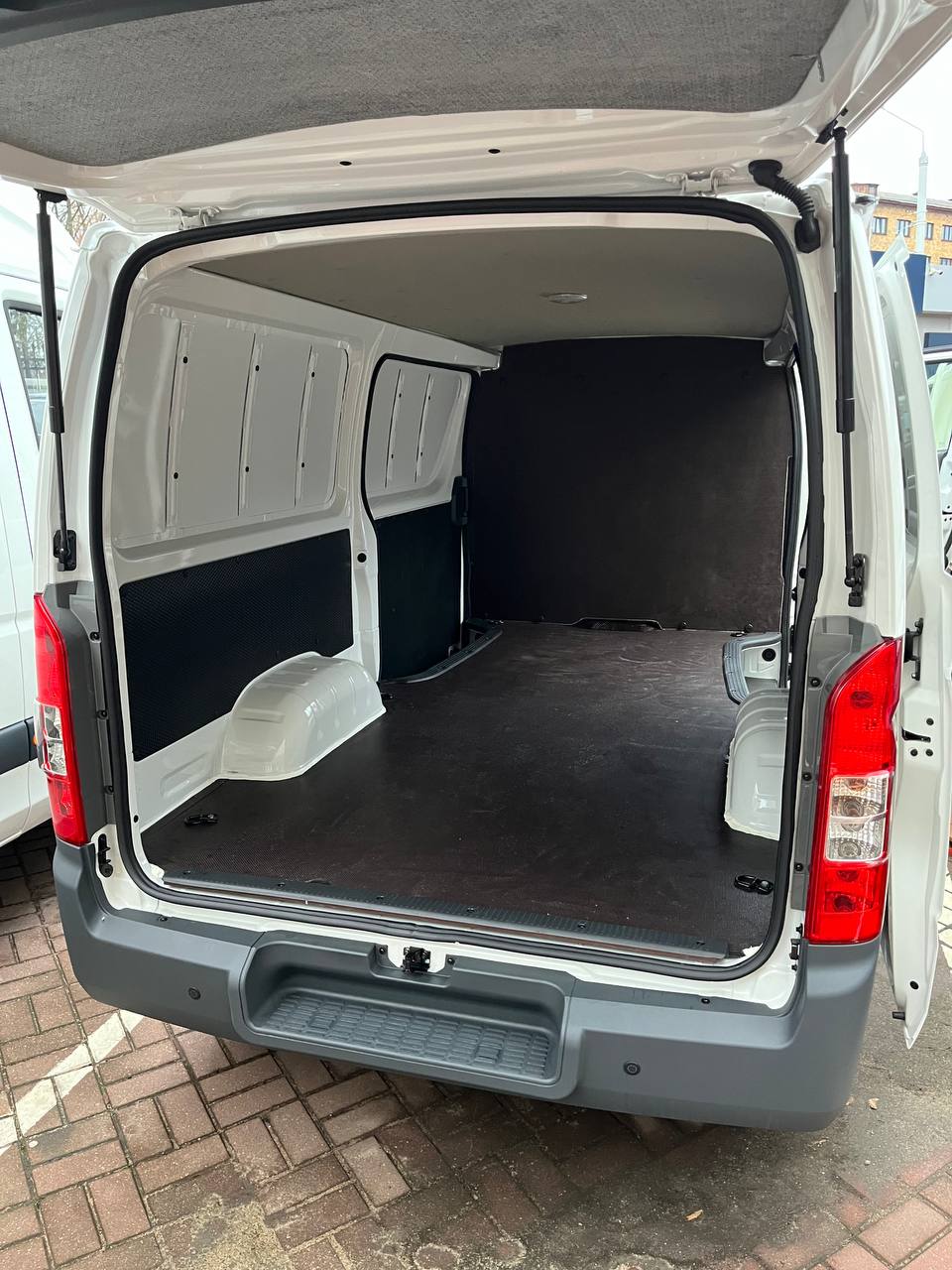 Переоборудование грузового микроавтобуса